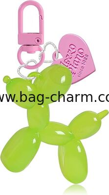 GUGEER Balón de jalea verde llavero de diseño de perro para mujeres, llavero de chicas lindas, llavero de corazón bolso encantamientos accesorios para bolso de automóvil mochila