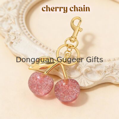 Gugeer 2 Piezas Encanto de Bolso de Cereza, Llavero de Cereza para Bolso de Mujer, Encanto de Bolso de Cereza de Resina Linda para Bolsos, Llavero Brillante de Fruta Roja Accesorios para Llaves de Coche, Regalos Kawaii para Cumpleaños Mamá Navidad