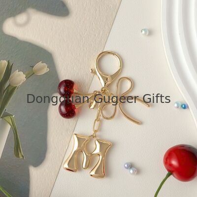 GUGEER Cherry Keychain Cute Bag Charm Mujeres llavero de cuero llaves de coche regalo día de la madre cumpleaños bolso de San Valentín accesorio
