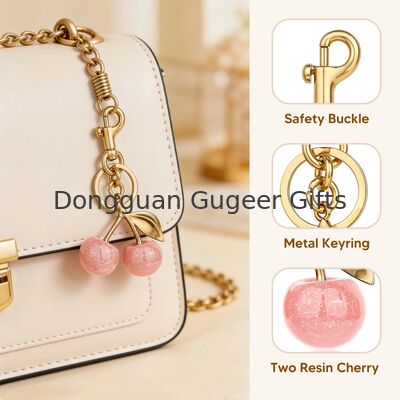 Gugeer 2 Piezas Encanto de Bolso de Cereza, Llavero de Cereza para Bolso de Mujer, Encanto de Bolso de Cereza de Resina Linda para Bolsos, Llavero Brillante de Fruta Roja Accesorios para Llaves de Coche, Regalos Kawaii para Cumpleaños Mamá Navidad