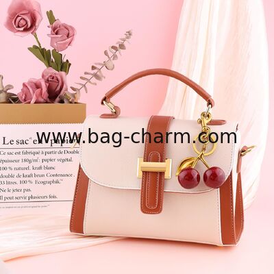 GUGEER Bolso de cerezas encantador lindos llaveros bolso de cerezas encantadores para bolsos de mano, llavero de fresa Regalos del día de la madre