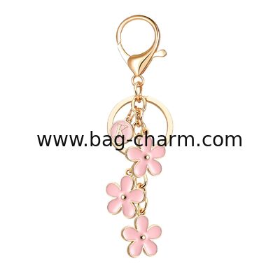 GUGEER Cute Flower Initial Letter Keychain para mujeres, amuletos de flores, bolsos y carteras amuletos para bolsos y mochilas accesorios
